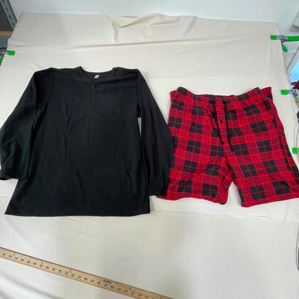 Cozy‎ black and red plaid pajama set